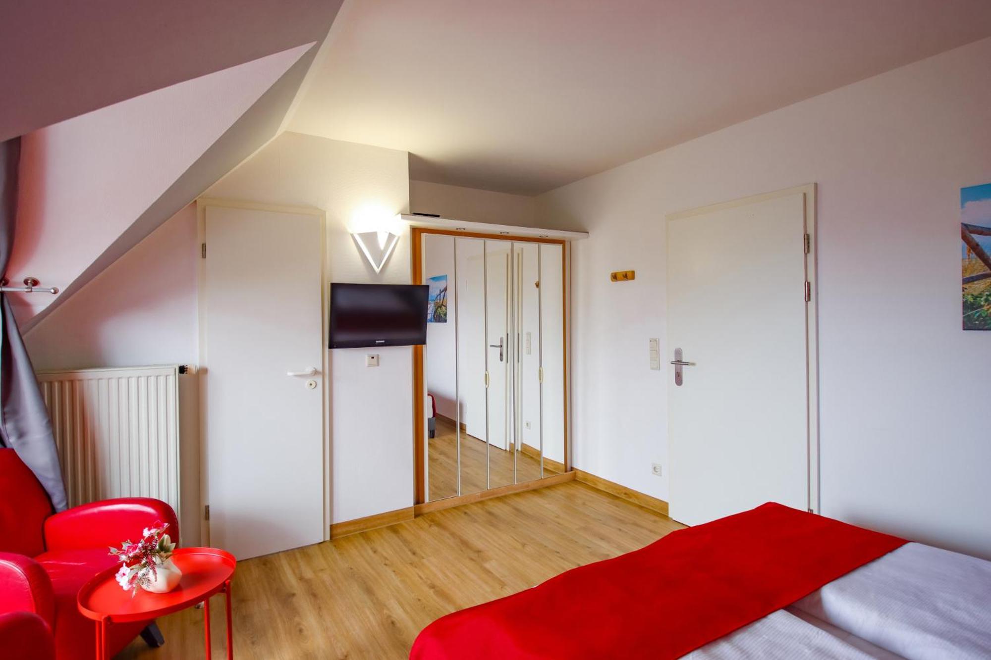 Inselhotel Kleiner Bodden Buschvitz Экстерьер фото